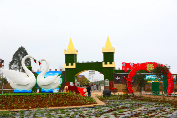 打造云南的“迪士尼” 罗平“欢乐童世界”元旦“上市”