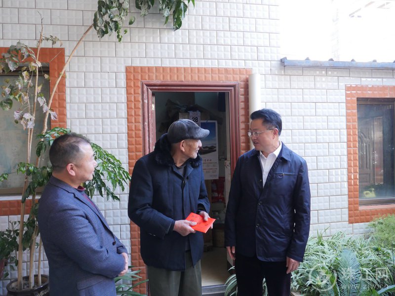 曲靖市委组织部开展走访慰问党员迎新春送温暖活动