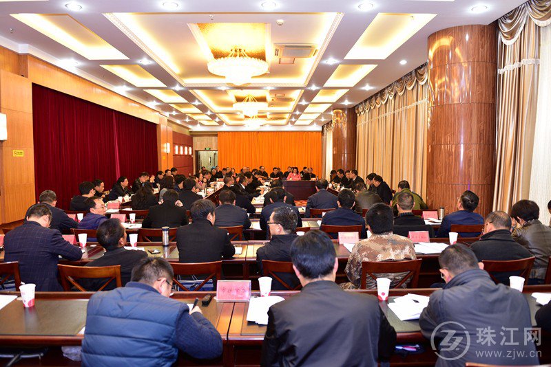李文荣在市扶贫开发领导小组第十次全体会议上强调