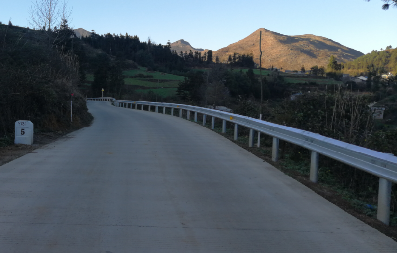 罗平提升农村公路安全通行能力