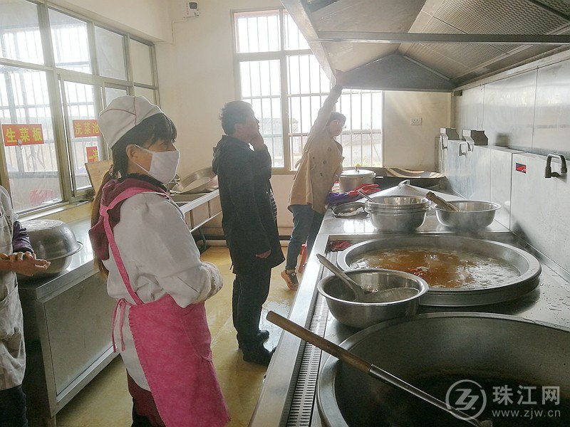 普立市场监管所力当校园食品安全守护者