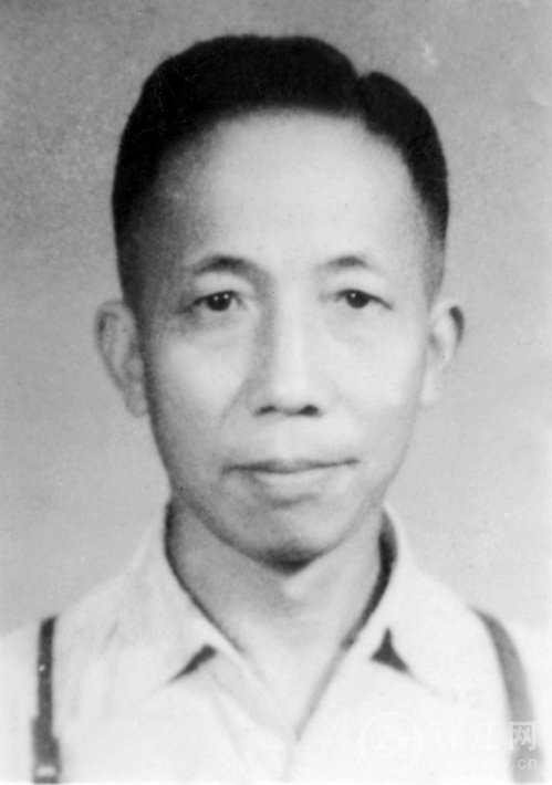 青年桂涛声(1937年摄于上海读书出版社).jpg