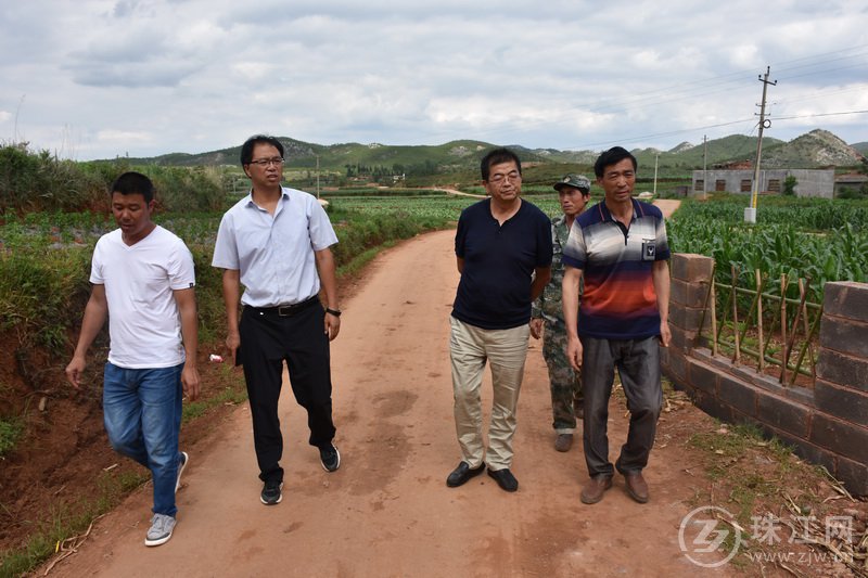 宣威市羊场镇宗德村：清理“三堆”打造宜居秀美村庄