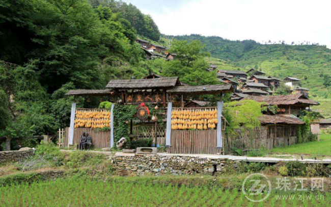 罗平县民族团结示范村腊者布依族村获第一批全国乡村旅游重点村称号