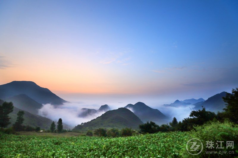 天开胜境美如画 绿水青山好风光