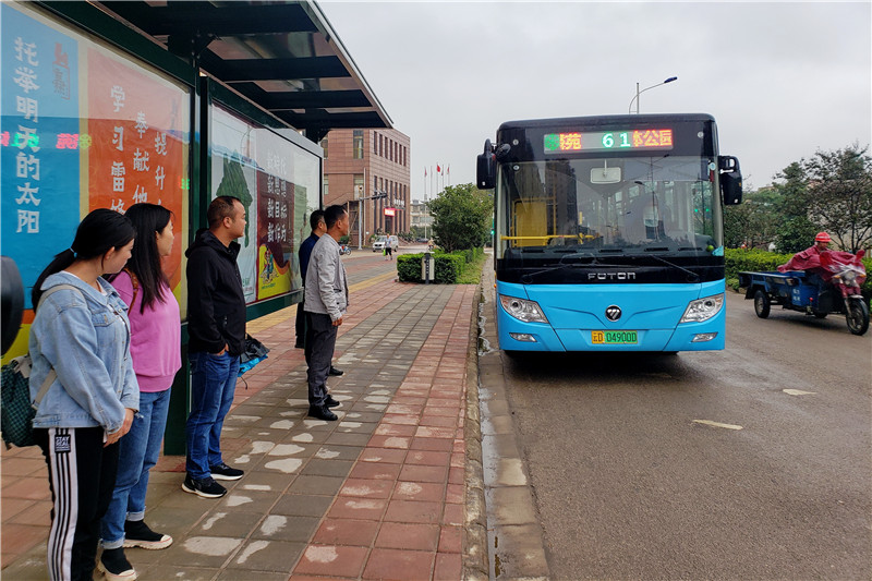 曲靖市改造公交站台提升服务设施 