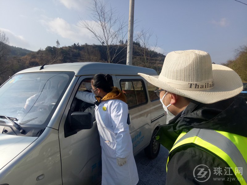 马龙区张安屯街道疫情防控不松紧 森林防火严抓细管