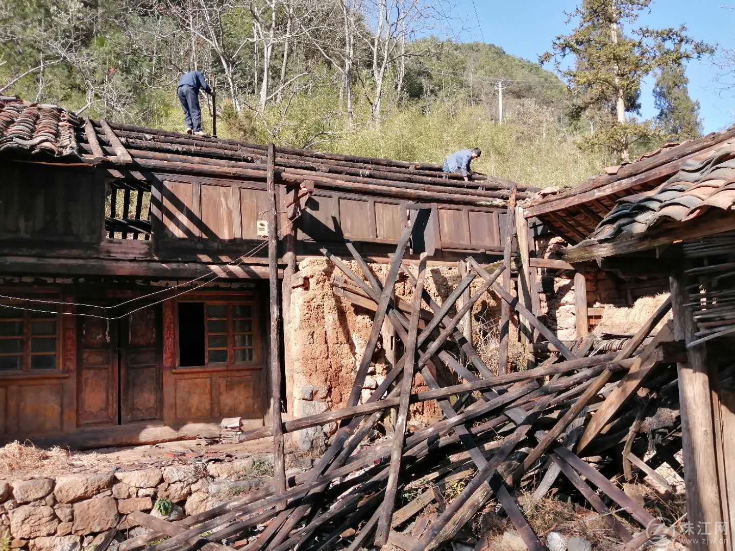 雨碌乡“四强化”强力推进易地扶贫搬迁旧房拆除工作 