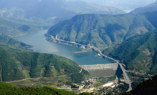 会泽拓宽“两山”转换通道 实现“青山”变“金山”