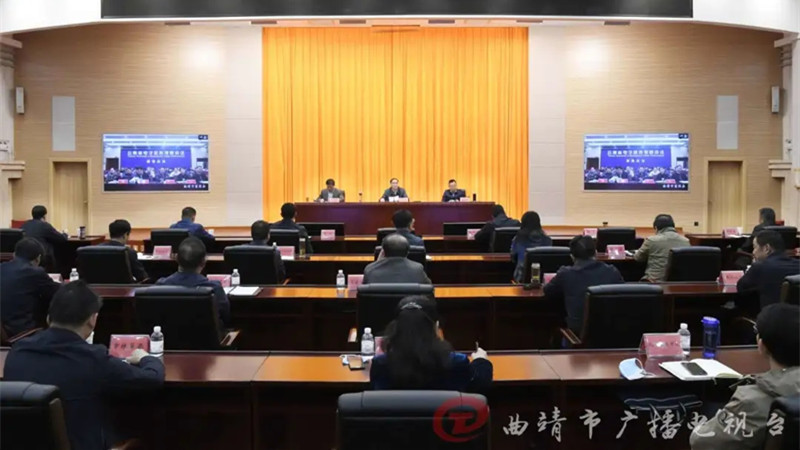 李文荣在全市脱贫攻坚普查工作动员会议上强调：
