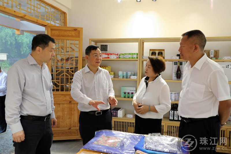 上海市宝山区代表团到罗平县开展扶贫协作考察