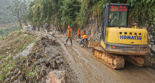 罗平县交通运输局抢险修复地质灾害路段