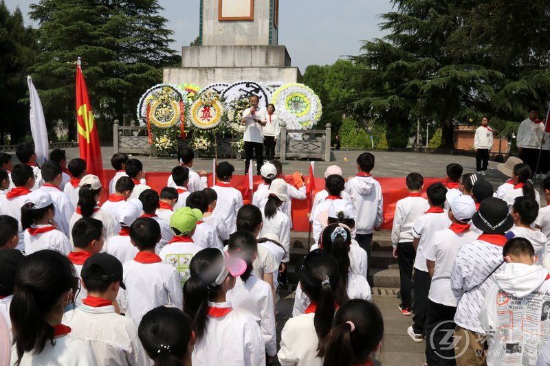 罗平：东屏小学举行“学习党史 缅怀先烈” 清明祭英烈活动