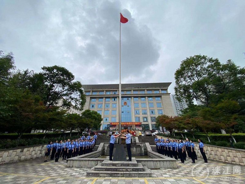 麒麟区人民检察院举行庆祝建党100周年升旗仪式