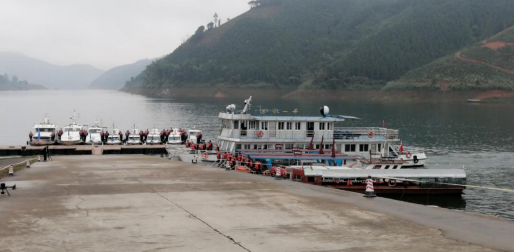 天生桥（万峰湖）库区水上突发事件应急反应综合演练在罗平举行