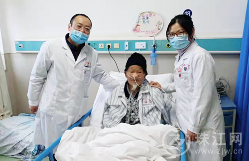 【“不开刀”治疗胆胰疾病】曲靖市二院连续两周内为5名“高龄、高危”患者实施ERCP手术