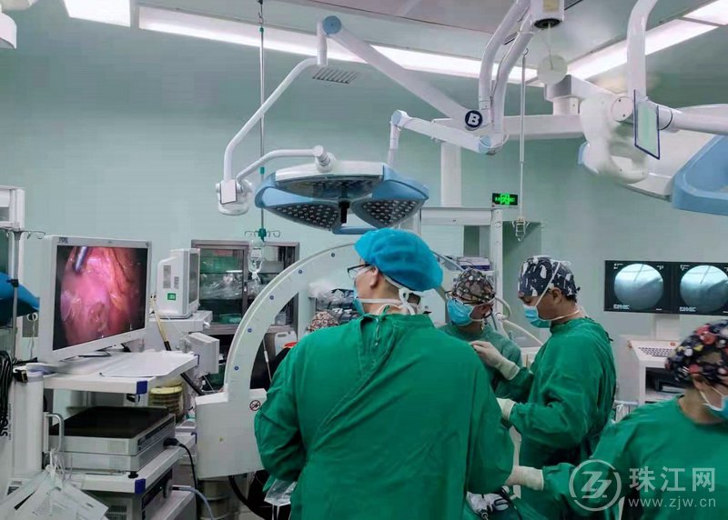 肠里“捞针”！——罗平县中医医院“双镜联合”成功取出患者小肠内绣花针