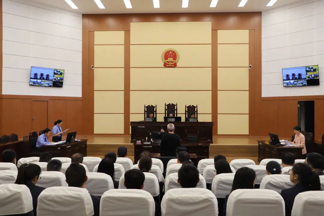 师宗检察院组织开展职务犯罪观摩庭审暨警示教育活动