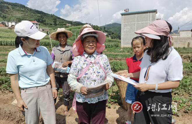 暑假防伤害 安全不放假——曲靖市妇联2022年“少年儿童心向党 用心用情伴成长”暑期儿童关爱服务活动走进帮扶村