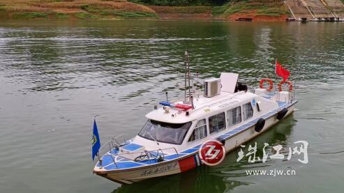 罗平县交通运输局为高原明珠万峰湖库区沿岸群众保驾护航