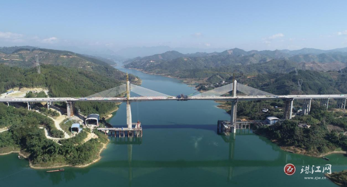罗平至八大河高速公路建成通车 云南新增东部出海最近通道