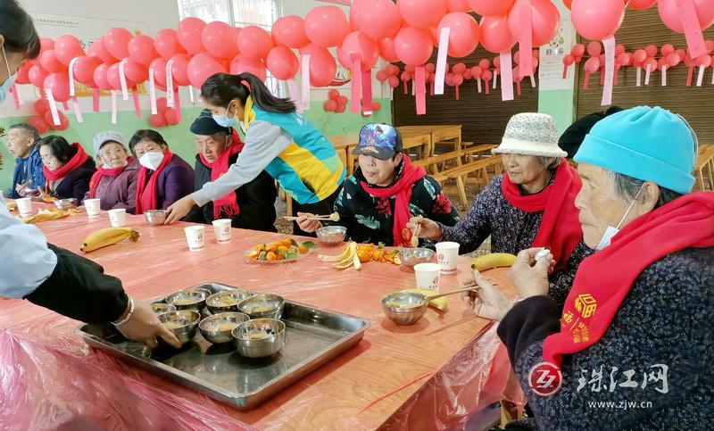 罗平县养老机构开展“我们的节日·爱在养老院，欢乐度元宵”主题活动