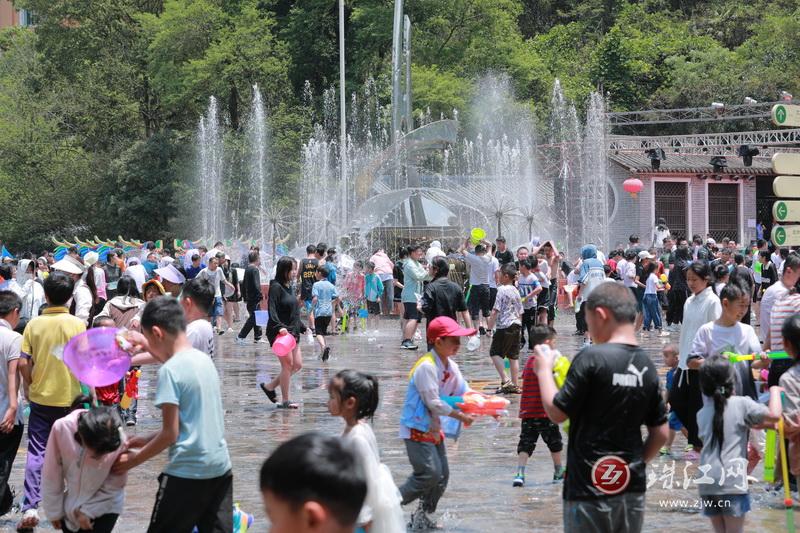 罗平县举办泼水节系列活动