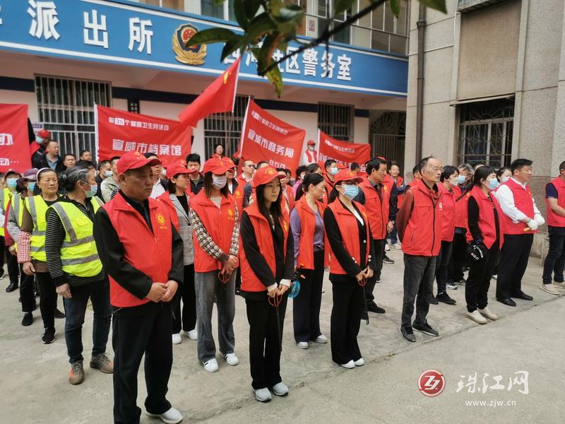 宣威市档案馆：双报到双服务 让党旗在社区飘扬