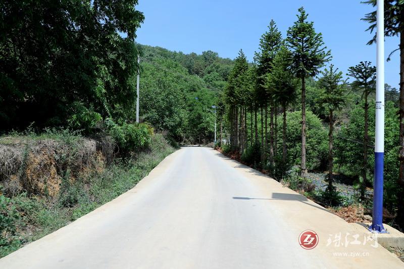 马路乡：建好农村公路  护航乡村振兴