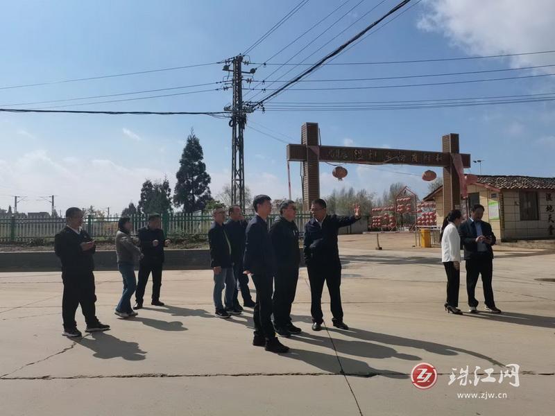 发挥代表作用 助推城市发展 宣威市虹桥街道开展“人大代表活动日”集中调研活动