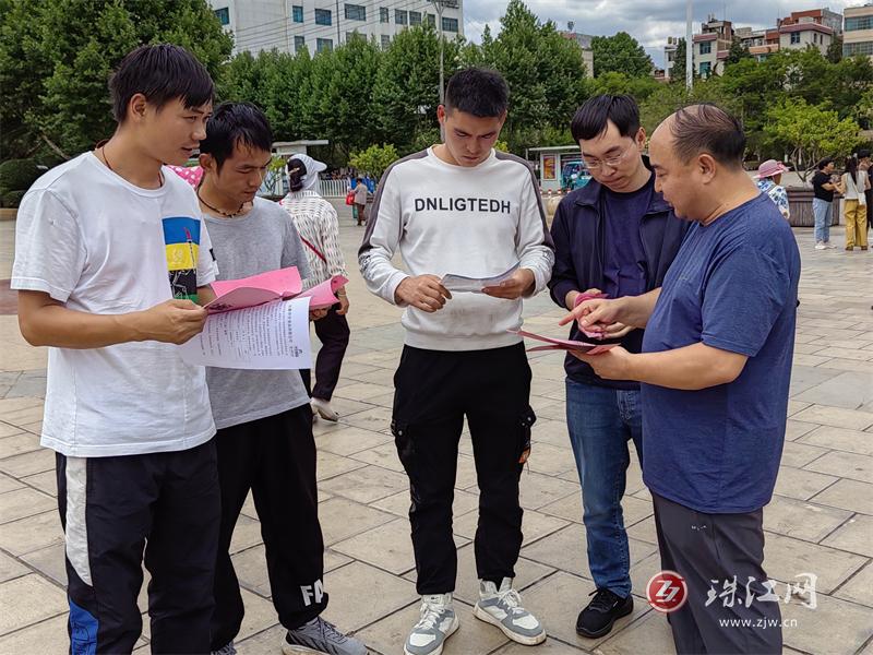 ​富源县人社局“三强化”推进民族团结进步示范创建工作