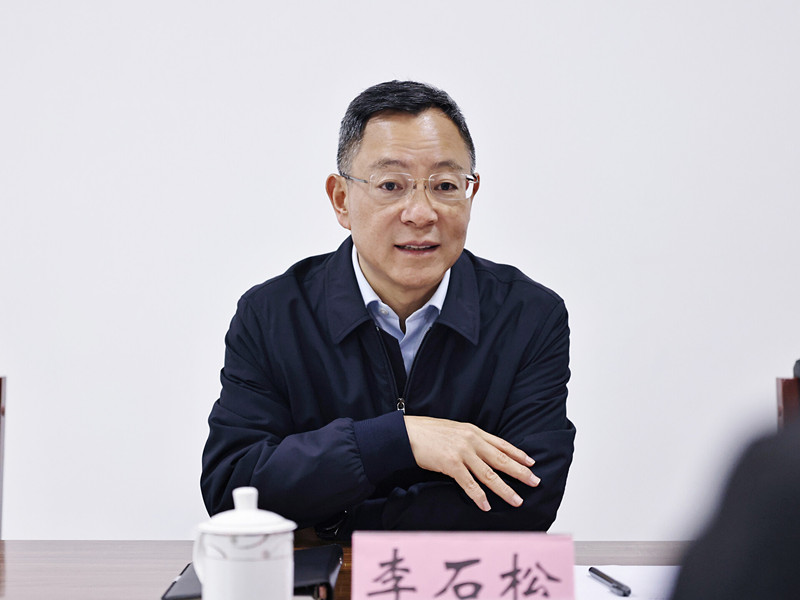 李石松在会泽接待来访群众时强调站稳人民立场走好群众路线着力解决好