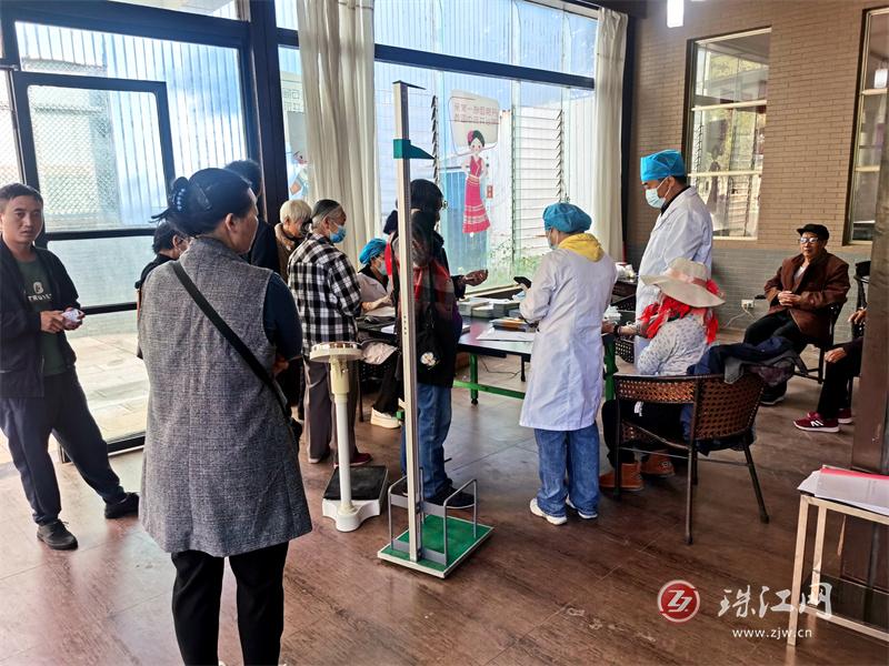 “关爱老人 守护健康”冯官桥社区开展老年人免费体检活动