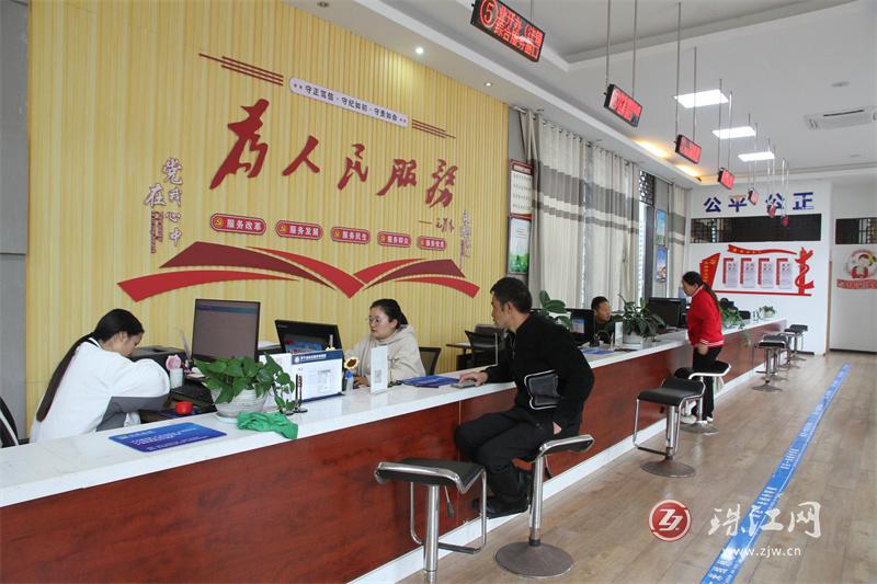 罗平县政务局：服务企业“零距离”，助企跑出“加速度”