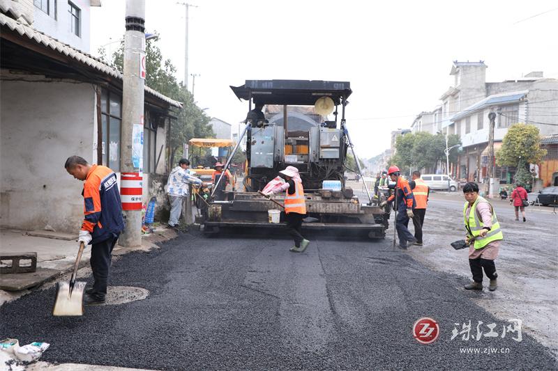 羅平縣板橋鎮：集鎮道路改造升級改善人居環境