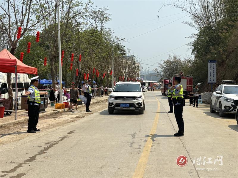 滇黔桂区域警务协作  圆满完成广西马蚌镇“三月三”泼水节安保任务