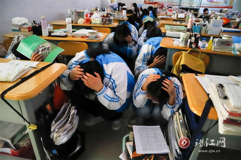 会泽县茚旺高中致远中学开展防灾减灾日宣传教育系列活动