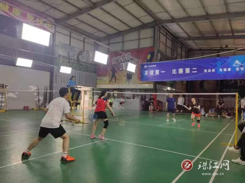 宣威市举办“鑫潮杯”羽毛球赛