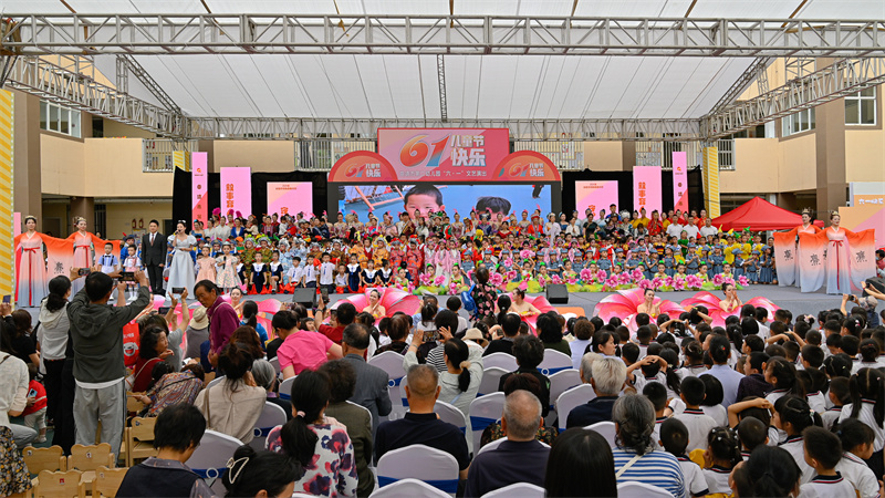 曲靖市第二幼儿园举办欢庆六一儿童节暨四十周年园庆系列活动