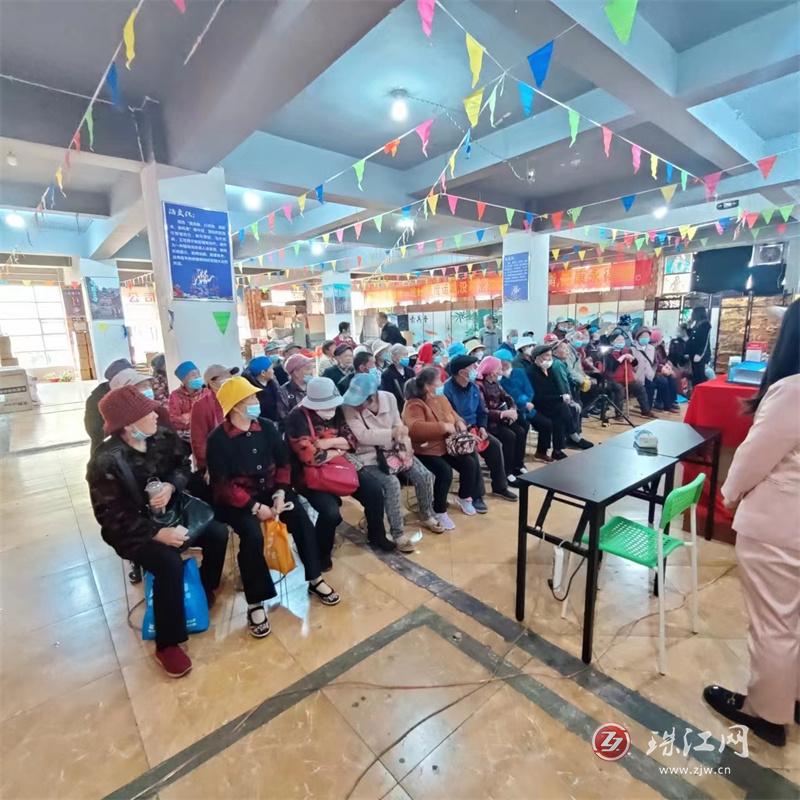 关注老年健康护航“银发消费”——宣威市市场监督管理局开展保健食品会销场所专项检查