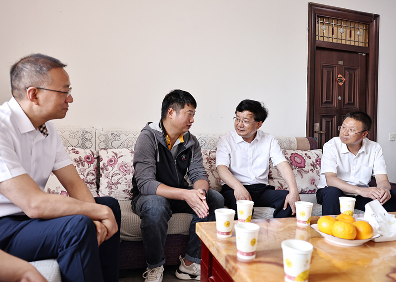 杨斌在麒麟区下访接访并调研文化遗产保护传承工作