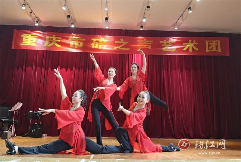 “清凉一夏·渝你相遇”：曲靖市老干部活动中心避暑文艺演出启幕