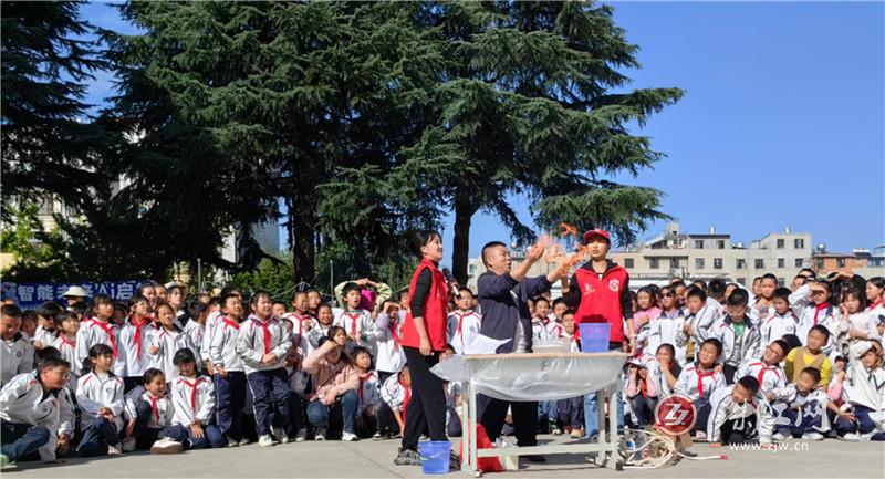 曲靖市科技馆科普大篷车进校园活动