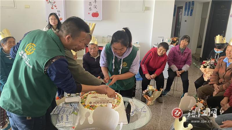 金龙街道：爱在身边“幸福生日会”温暖残疾人