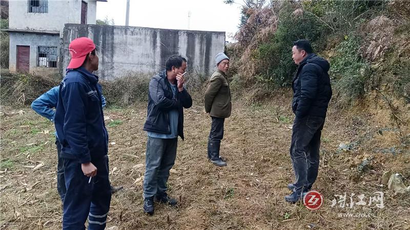 中安街道石缸社區(qū)：土地糾紛無小事田間調(diào)解止紛爭