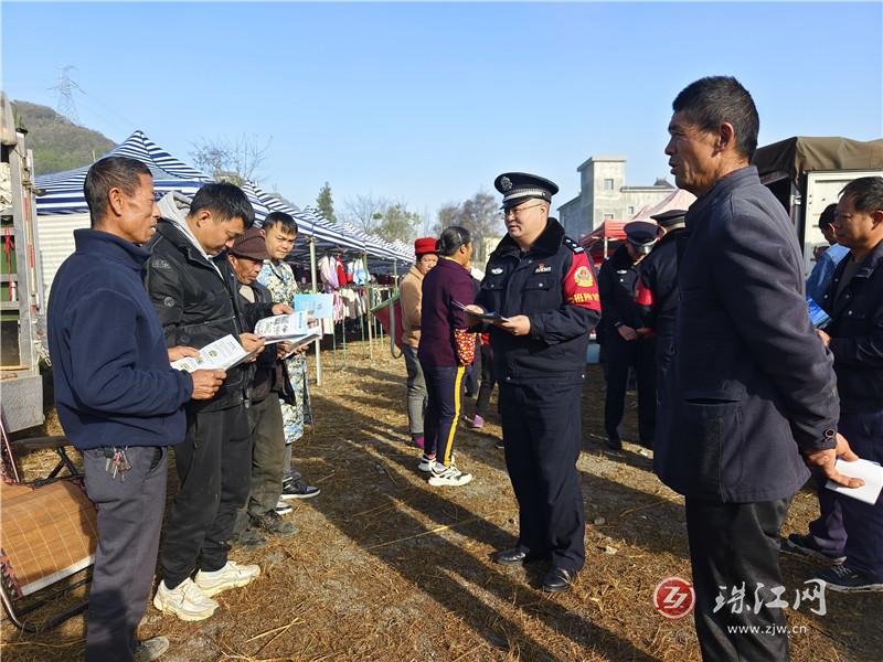 大水井派出所做實(shí)“預(yù)防警務(wù)”繪就平安“警”色