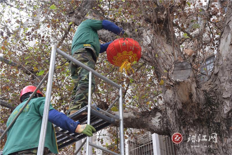 麒麟?yún)^(qū)執(zhí)法局：啟動(dòng)新春亮化  扮靚城市迎佳節(jié)