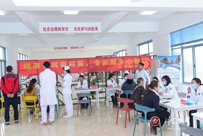 龙城国际小区：健康服务进小区 物业为民暖人心