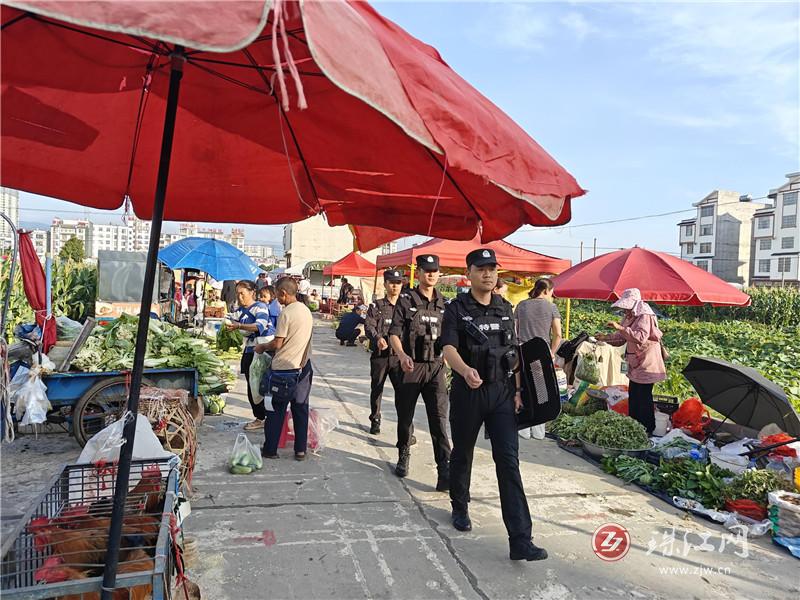 罗平特巡警全力织密防控网为平安加码赋能