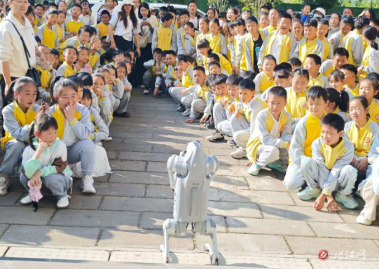科技馆人气爆棚！翠屏小学1272名师生家长到县科技馆共赴科学奇妙之旅